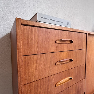 
                  
                    Vintage teak lowboard lades en schuifdeuren - LOUI
                  
                