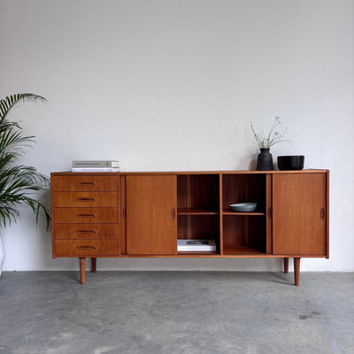 Vintage teak lowboard lades en schuifdeuren - LOUI