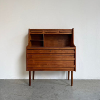 
                  
                    Vintage teak "Rooval "secretaire - bureau met rechte greep - LOUI
                  
                