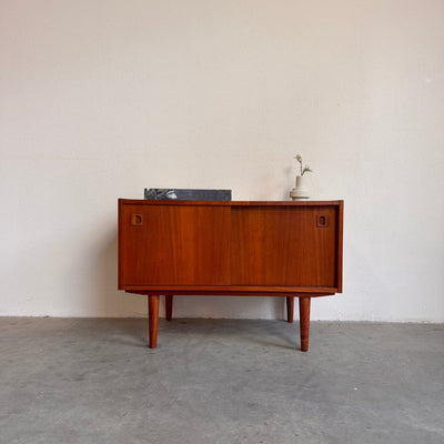 Vintage teak sideboard klein en diep - LOUI.STORE