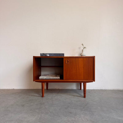Vintage teak sideboard klein en diep - LOUI.STORE