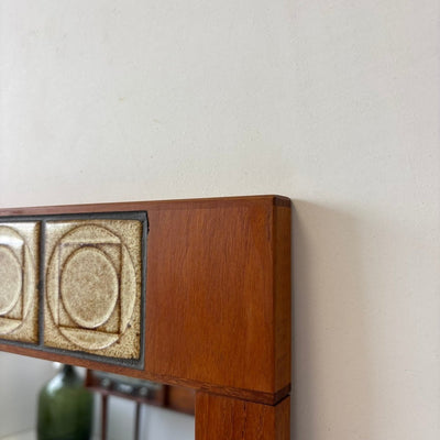 
                  
                    Vintage teak spiegel met tegeltjes lijst - LOUI.STORE
                  
                