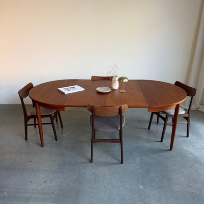 
                  
                    Vintage teak tafel rond - uitschuifbaar - LOUI
                  
                