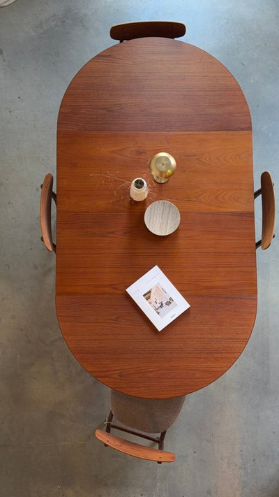
                  
                    Vintage teak tafel rond - uitschuifbaar - LOUI
                  
                