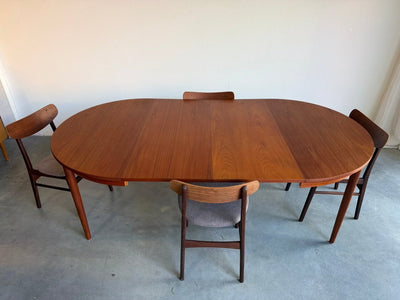 
                  
                    Vintage teak tafel rond - uitschuifbaar - LOUI
                  
                