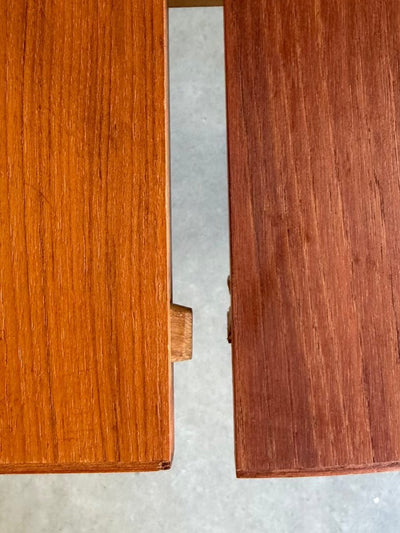 
                  
                    Vintage teak tafel rond - uitschuifbaar - LOUI
                  
                