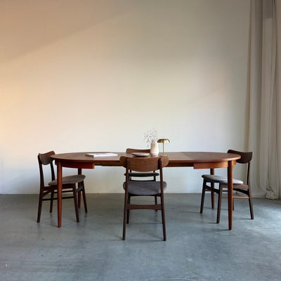
                  
                    Vintage teak tafel rond - uitschuifbaar - LOUI
                  
                