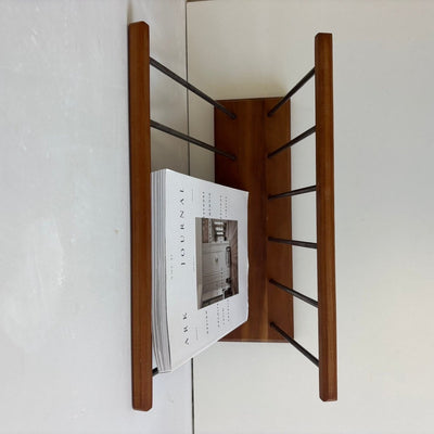 
                  
                    Vintage teak tijdschriftenhouder - LOUI
                  
                