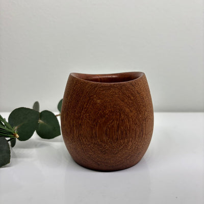 
                  
                    Vintage teak vaasje Wiggers - LOUI.STORE
                  
                