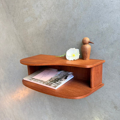 
                  
                    Vintage teak wandkastje afgerond - LOUI
                  
                