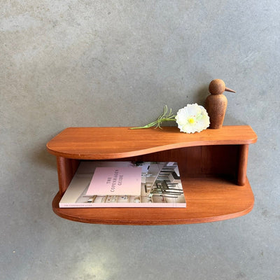 
                  
                    Vintage teak wandkastje afgerond - LOUI
                  
                