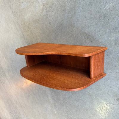 
                  
                    Vintage teak wandkastje afgerond - LOUI
                  
                
