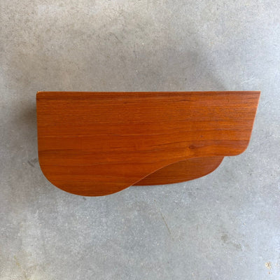 
                  
                    Vintage teak wandkastje afgerond - LOUI
                  
                