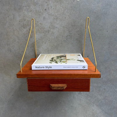 
                  
                    Vintage teak wandkastje lade string - LOUI
                  
                