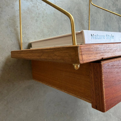 
                  
                    Vintage teak wandkastje lade string - LOUI
                  
                
