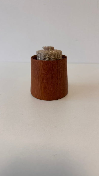 
                  
                    Vintage teakhouten bakje - LOUI.STORE
                  
                