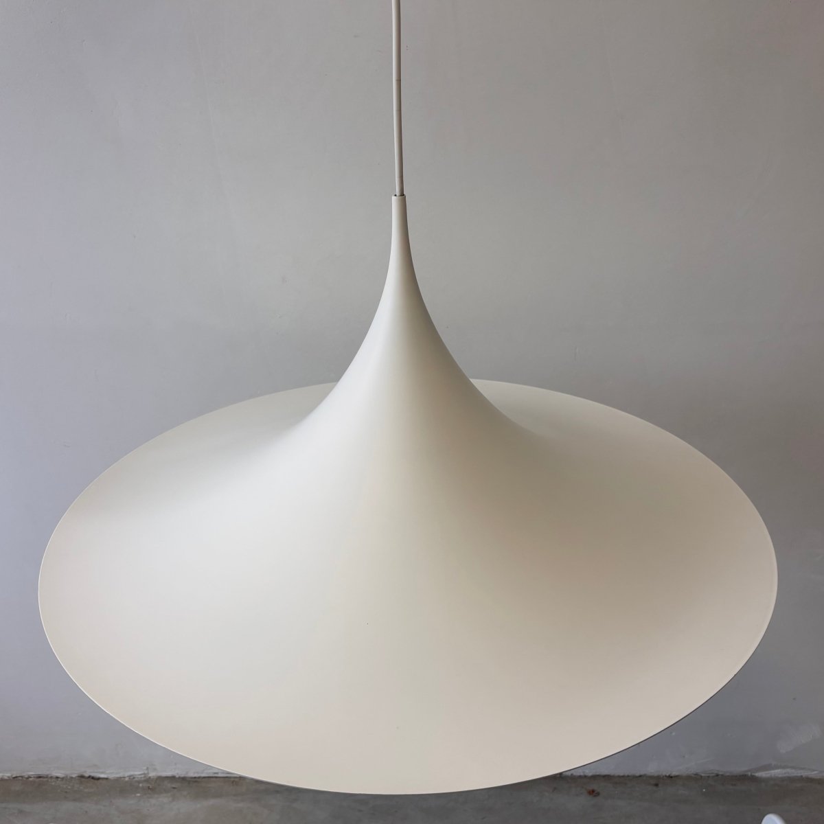 
                  
                    Vintage trompet hanglamp Fog & Morup XL - LOUI.STORE
                  
                