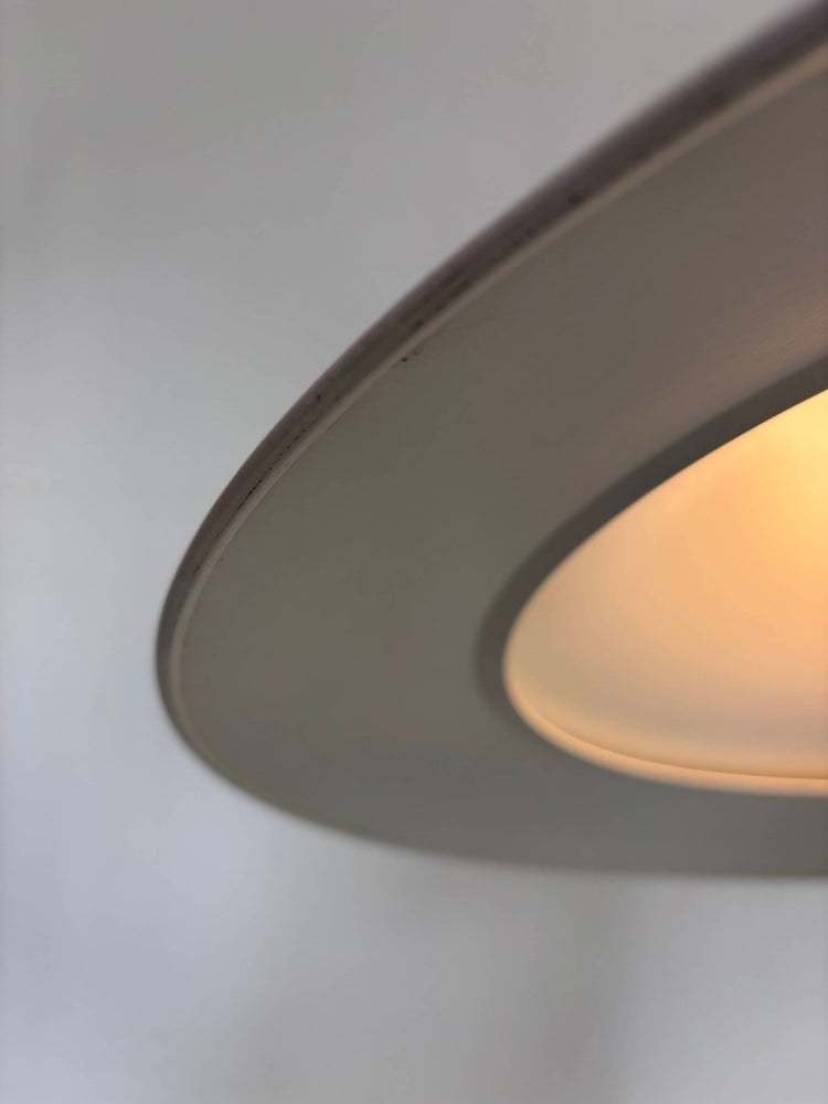 
                  
                    Vintage trompet lamp met teak - LOUI.STORE
                  
                