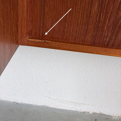 
                  
                    Vintage tweezijdig bureau teak zwevend blad - LOUI
                  
                