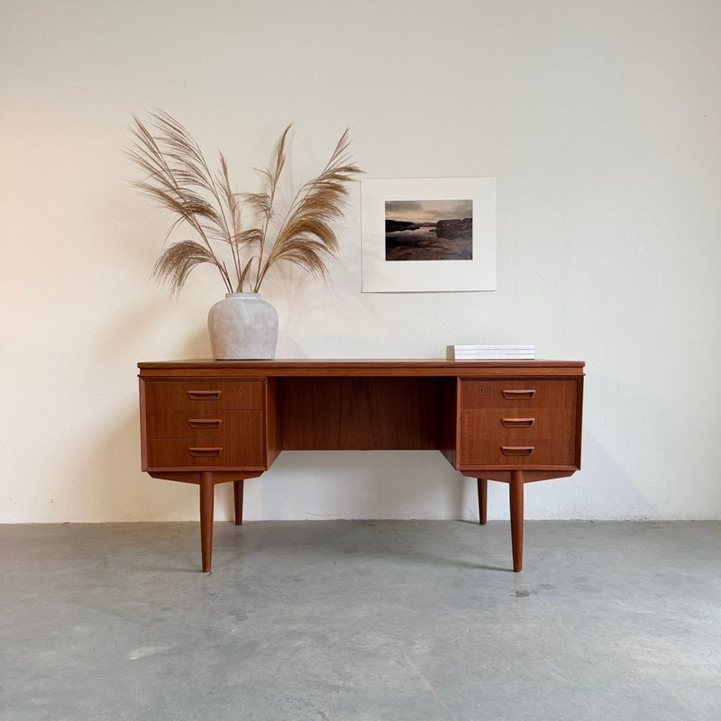 Vintage tweezijdig ruim bureau teak - LOUI