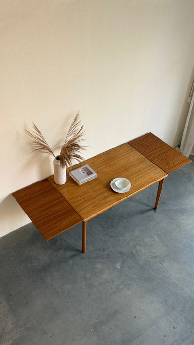 
                  
                    Vintage uitschuifbare eettafel licht teak - LOUI
                  
                