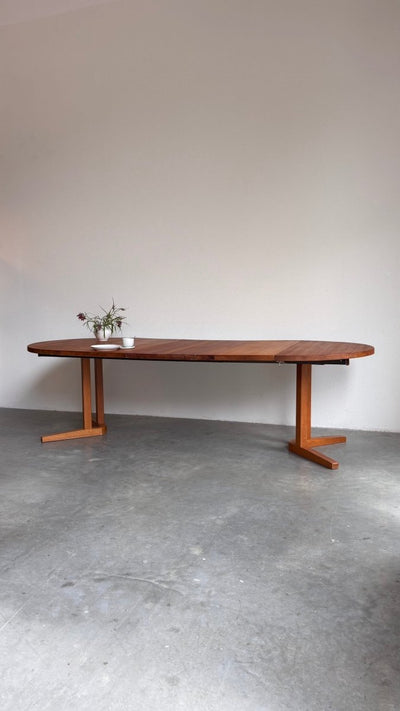 
                  
                    Vintage uitschuifbare eettafel rond - LOUI.STORE
                  
                
