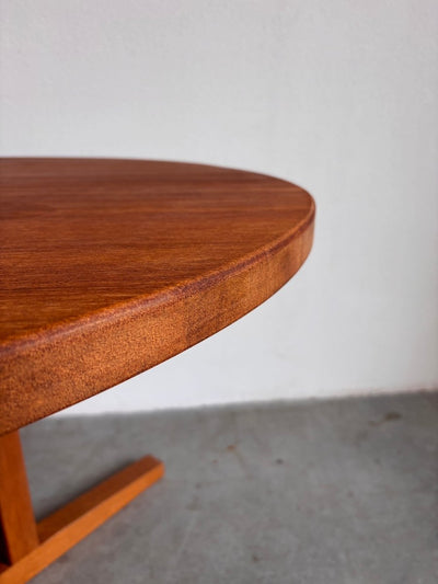 
                  
                    Vintage uitschuifbare eettafel rond - LOUI.STORE
                  
                