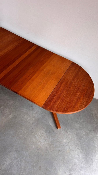 
                  
                    Vintage uitschuifbare eettafel rond - LOUI.STORE
                  
                