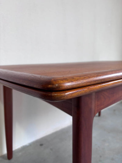 
                  
                    Vintage uitschuifbare eettafel Svend Aage Madsen - LOUI.STORE
                  
                