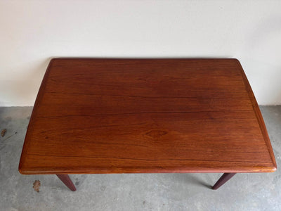 
                  
                    Vintage uitschuifbare eettafel Svend Aage Madsen - LOUI.STORE
                  
                