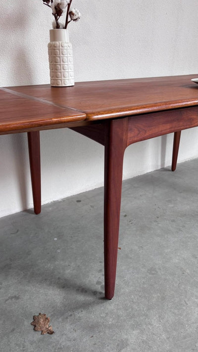 
                  
                    Vintage uitschuifbare eettafel Svend Aage Madsen - LOUI.STORE
                  
                