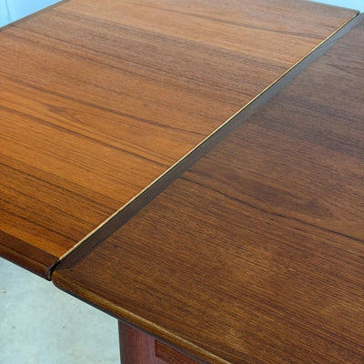 
                  
                    Vintage uitschuifbare eettafel teak-donker (125-225cm) - LOUI
                  
                