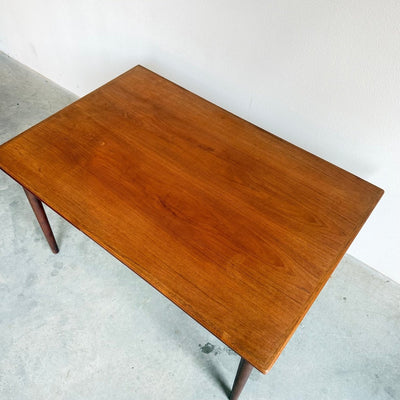 
                  
                    Vintage uitschuifbare teak eettafel 130-238cm - LOUI
                  
                