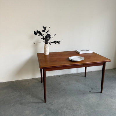 
                  
                    Vintage uitschuifbare teak eettafel 130-238cm - LOUI
                  
                