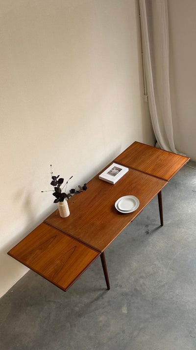 
                  
                    Vintage uitschuifbare teak eettafel 130-238cm - LOUI
                  
                