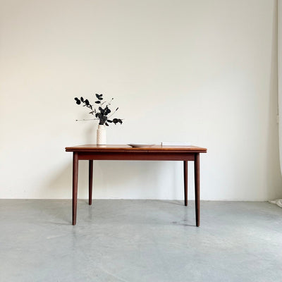 
                  
                    Vintage uitschuifbare teak eettafel 130-238cm - LOUI
                  
                