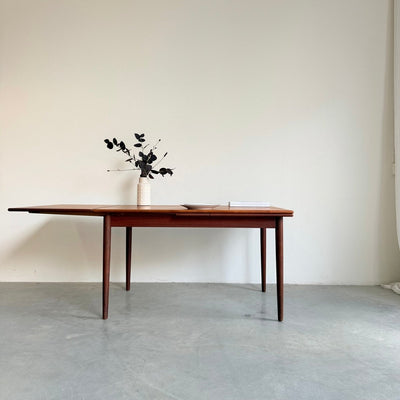 
                  
                    Vintage uitschuifbare teak eettafel 130-238cm - LOUI
                  
                