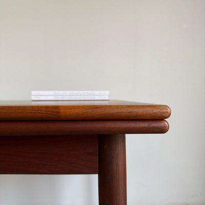 
                  
                    Vintage uitschuifbare teak eettafel 130-238cm - LOUI
                  
                
