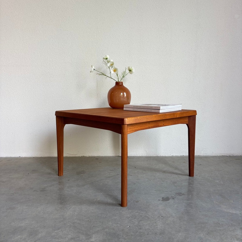 Vintage vierkante salontafel Vejle Stole - Møbelfabrik - LOUI.STORE