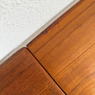 
                  
                    Vintage vierkante tafel teak - LOUI
                  
                
