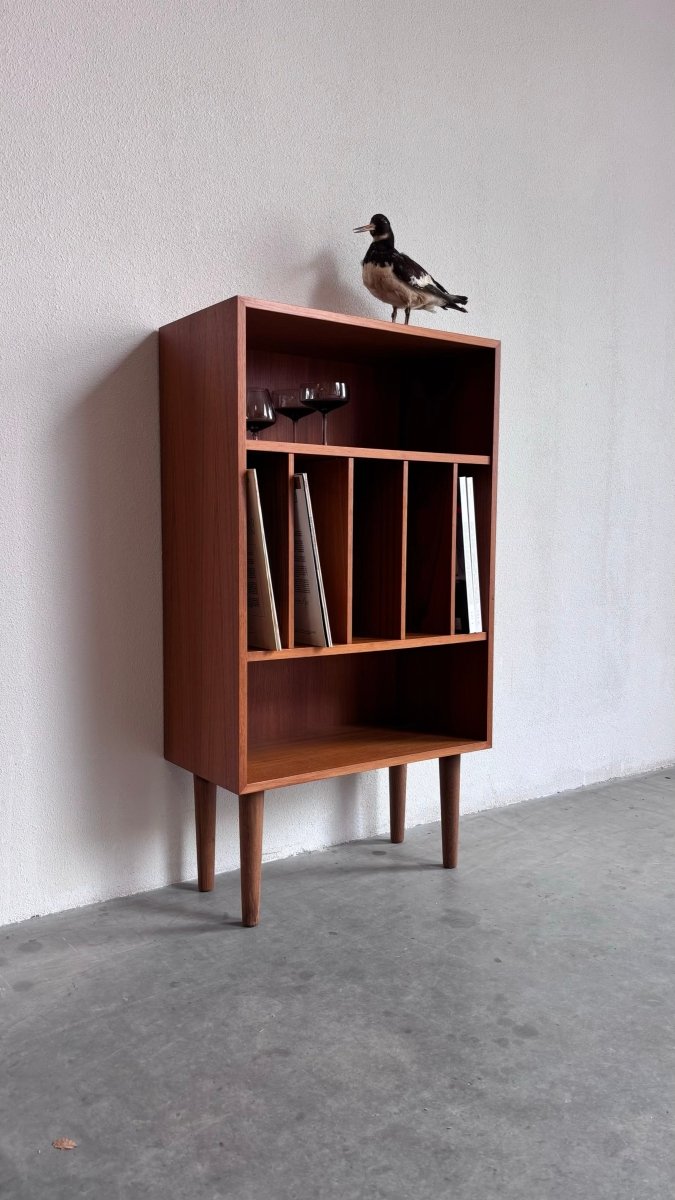 
                  
                    Vintage vinyl boekenkastje - LOUI.STORE
                  
                