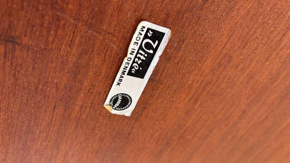 
                  
                    Vintage Vitré trolley - bijzettafel teak - LOUI.STORE
                  
                