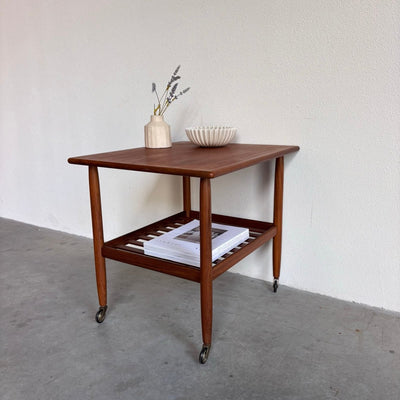 
                  
                    Vintage Vitré trolley - bijzettafel teak - LOUI.STORE
                  
                