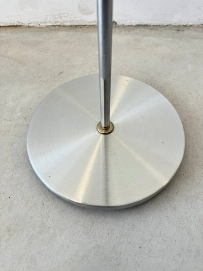 
                  
                    Vintage vloerlamp Omi - LOUI.STORE
                  
                