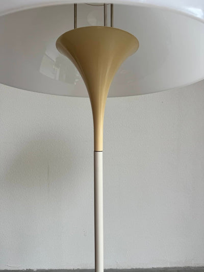 
                  
                    Vintage vloerlamp Panthella - LOUI.STORE
                  
                
