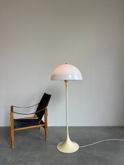 
                  
                    Vintage vloerlamp Panthella - LOUI.STORE
                  
                