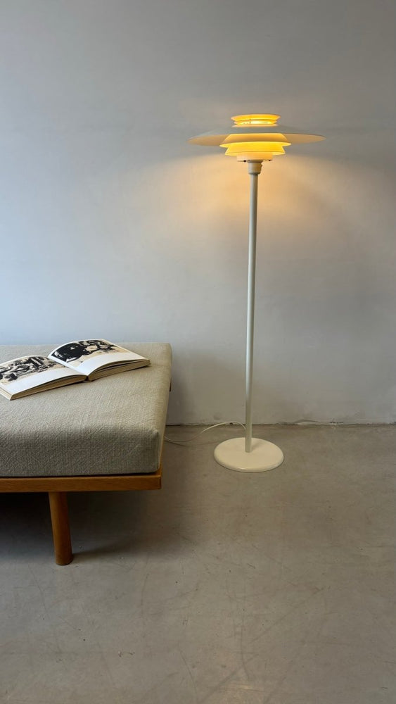 
                  
                    Vintage vloerlamp schalen wit - LOUI.STORE
                  
                