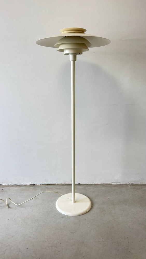 
                  
                    Vintage vloerlamp schalen wit - LOUI.STORE
                  
                