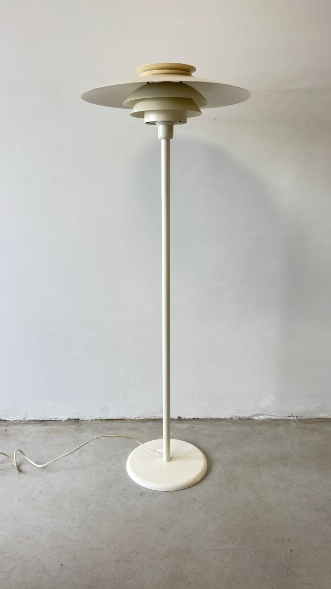 
                  
                    Vintage vloerlamp schalen wit - LOUI.STORE
                  
                