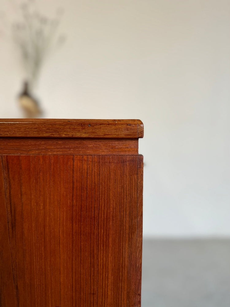 
                  
                    Vintage vrijstaand bureau J. Svenstrup teak - LOUI.STORE
                  
                